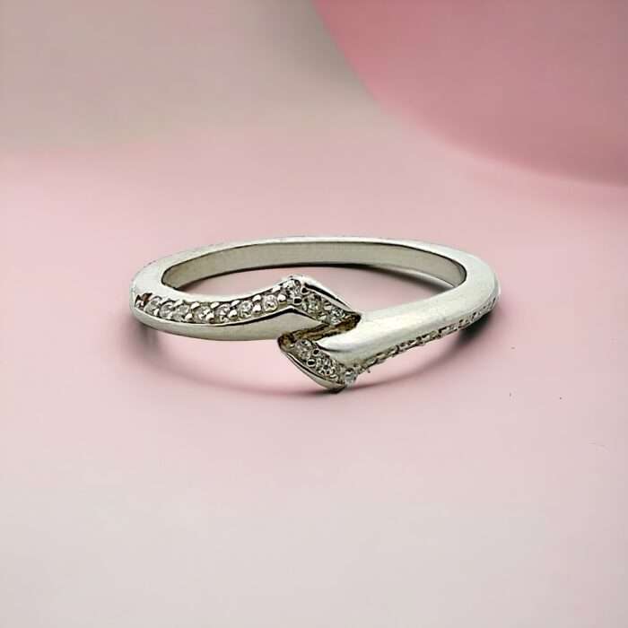 92.5 Sterling Silver With Arrow Design Ring