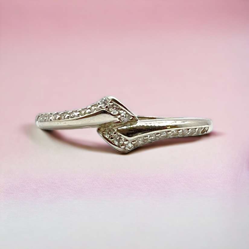 92.5 Sterling Silver With Arrow Design Ring