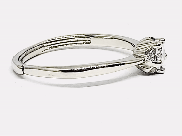 solitaire set in 92.5 sterling silver ring