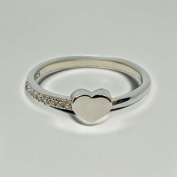 HEART RING WITH DIAMOND