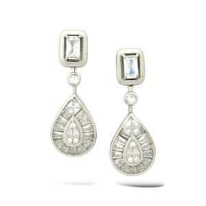 Amazing Drops For Your Daily Wear - SILVERLILY EARRING