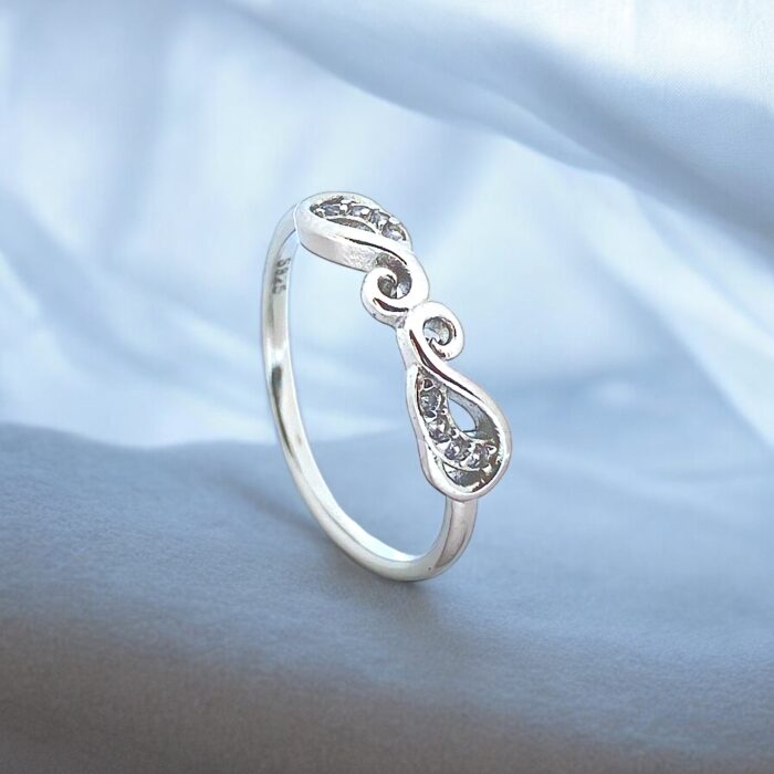 Silver lily Ring