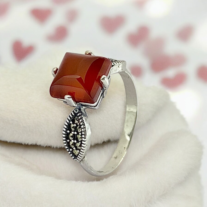 Vintage Style Silver Charming Dark Maroon Stone Ring | SILVERLILY