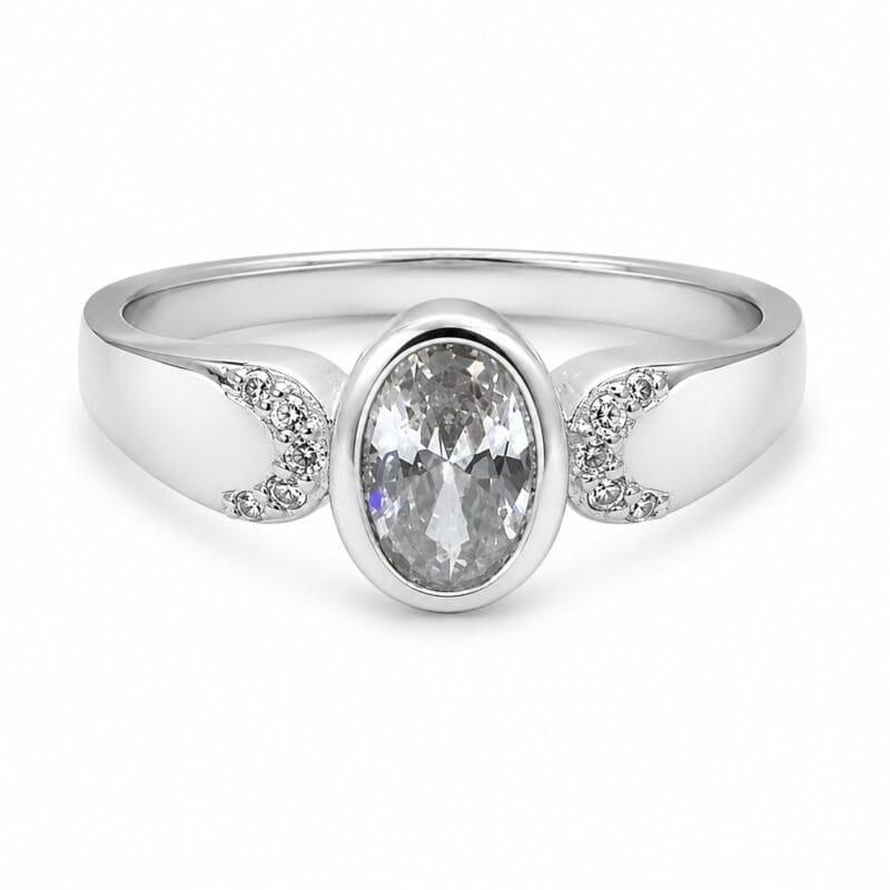 Silver Ring With Zircon Diamond
